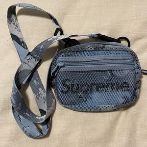 AUTHENTIC SUPREME Fanny Pack